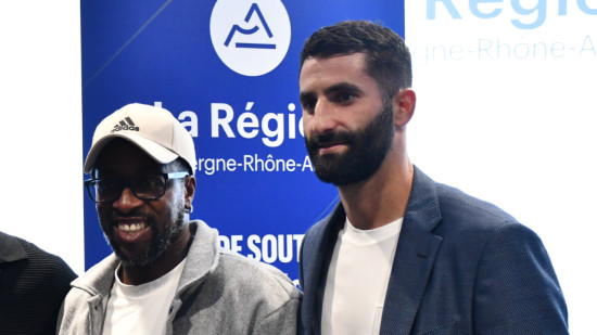 D’anciens joueurs de l’OL et d’anciens Stéphanois vont faire équipe pour un match caritatif