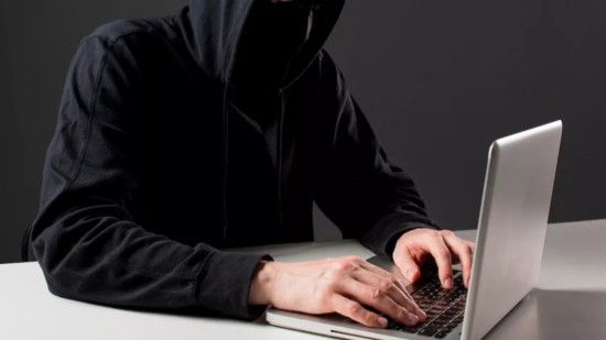 Procès des pirates d'Adecco à Lyon : jusqu'à 6 ans de prison pour le hacker aux milliers de victimes