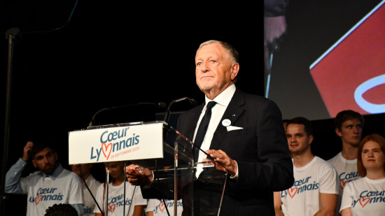 "Je serai un maire de passion" : premier meeting de campagne à Lyon pour le candidat Jean-Michel Aulas "Je serai un maire de passion" : premier meeting de campagne à Lyon pour le candidat Jean-Michel Aulas