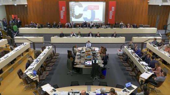 "Les élus LR sont définitivement des délinquants en col blanc" : un élu LFI ulcère la droite, qui quitte le conseil métropolitain "Les élus LR sont définitivement des délinquants en col blanc" : un élu LFI ulcère la droite, qui quitte le conseil métropolitain