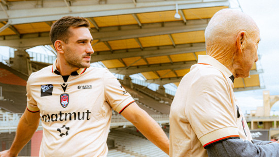 Le maillot Third du LOU Rugby célèbre le centenaire du Stade de Gerland Le maillot Third du LOU Rugby célèbre le centenaire du Stade de Gerland
