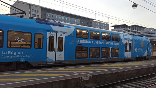 Un quinquagénaire mortellement percuté par un TER sur la ligne Lyon-Ambérieu