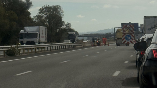 Grosse pagaille sur l'A43 près de Lyon après un accident de camion