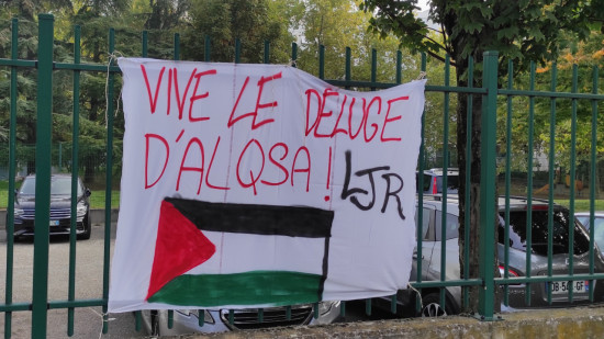 Vénissieux : des slogans "Vive le déluge d’Al-Aqsa" lors d’un cortège pro-Hamas, les banderoles retirées Vénissieux : des slogans "Vive le déluge d’Al-Aqsa" lors d’un cortège pro-Hamas, les banderoles retirées