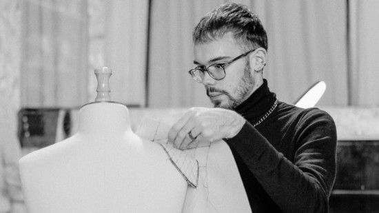 Lyon : ce créateur va mettre à l'honneur Guignol lors de l’élection de Miss France 2026 Lyon : ce créateur va mettre à l'honneur Guignol lors de l’élection de Miss France 2026