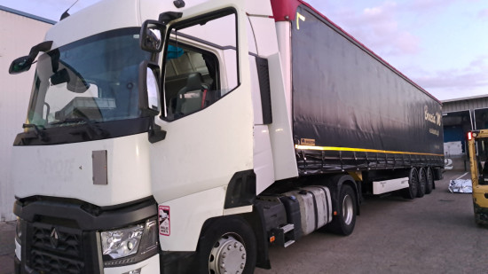 Sur l'A6 au nord de Lyon, un camion intercepté avec 405 kg de cocaïne dissimulés dans le plancher