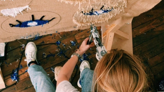 On a testé à Lyon : un atelier pour apprendre l'art du tufting On a testé à Lyon : un atelier pour apprendre l'art du tufting
