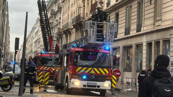 Lyon : un incendie dans un immeuble proche de la préfecture, une personne âgée prise en charge par les pompiers