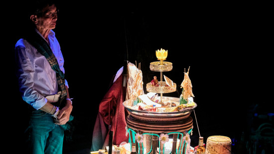 La voix de ma grand-mère : la mémoire intime et l'héritage effacé au Théâtre de la Renaissance