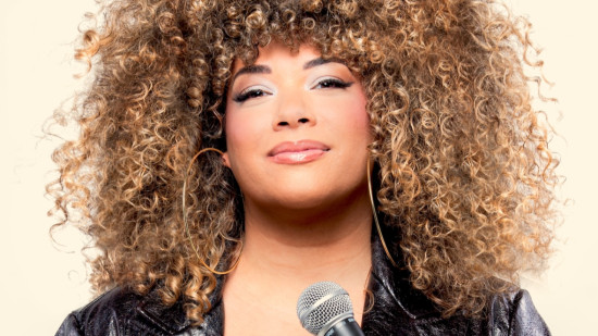 Emy, sold out à l'Espace Gerson : sous la gouffa, le rire