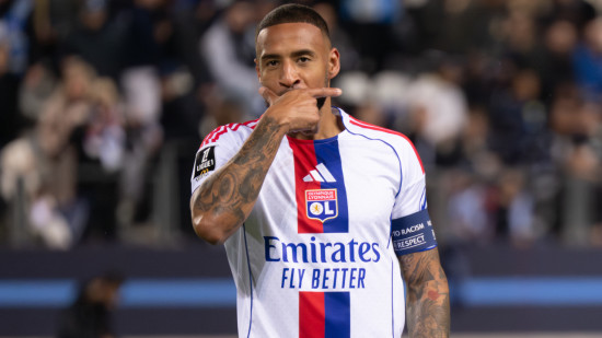 Corentin Tolisso détruit l'arbitrage après OL-PSG : "Il y a des erreurs tous les week-ends" Corentin Tolisso détruit l'arbitrage après OL-PSG : "Il y a des erreurs tous les week-ends"