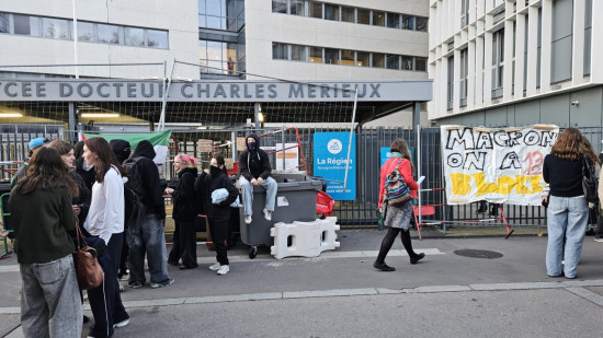 Lyon : le lycée Charles-Mérieux bloqué par des élèves en soutien à la Palestine, en plein 13 novembre