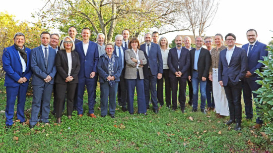 Métropolitaines : 30 maires réclament l'union avec Jean-Michel Aulas derrière Véronique Sarselli (LR)