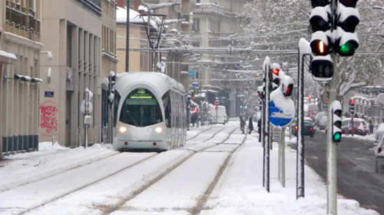 Lyon : TCL active son “plan neige” pour maintenir les transports Lyon : TCL active son “plan neige” pour maintenir les transports