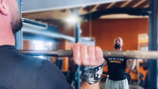 Qui est Nicolas F., le colosse travaillant au crématorium de Bron et accusé d'avoir tué Zaïa Binet ?