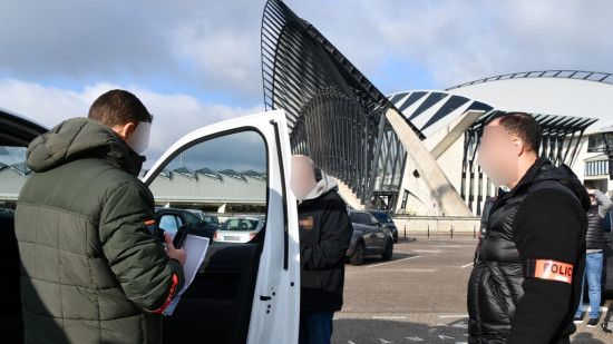 Plus d'un VTC sur deux en infraction, un contrôle de police à l'aéroport Lyon Saint-Exupéry particulièrement efficace