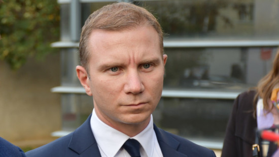 Deux arrestations après un incendie criminel à Rillieux : la mairie demandent à la justice "de débarrasser la ville de ces voyous" 