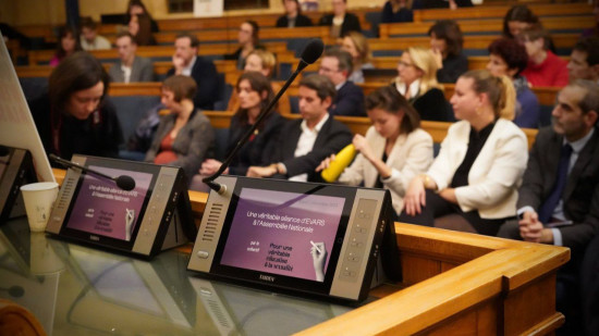 Éducation à la sexualité : une séance pas comme les autres organisée à l’Assemblée nationale par une députée du Rhône