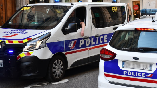 Coup de feu en plein après midi à Vénissieux : un automobiliste blessé, un suspect arrêté
