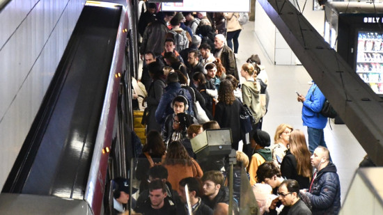Fête des Lumières à Lyon : pagaille monumentale après une panne du métro dans la nuit Fête des Lumières à Lyon : pagaille monumentale après une panne du métro dans la nuit