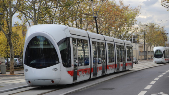 Cycliste coincée sous un tram à Lyon : la ligne T6 interrompue