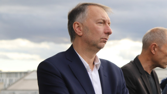 Attentat à Sydney : Bruno Bernard rend hommage aux victimes en ouverture du conseil métropolitain Attentat à Sydney : Bruno Bernard rend hommage aux victimes en ouverture du conseil métropolitain