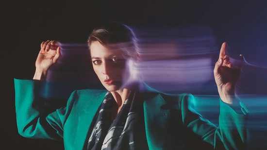 Flora Fishbach &agrave; L'Epicerie Moderne : renaissance solaire et pulsations neuves