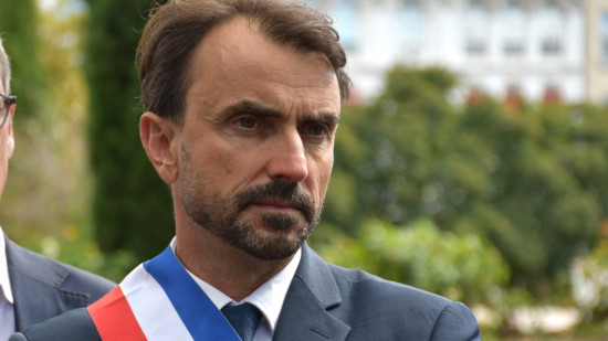 "Un message ancien ne doit pas d&eacute;truire des vies"&nbsp;: la commer&ccedil;ante  demande au maire de Lyon de retirer sa plainte