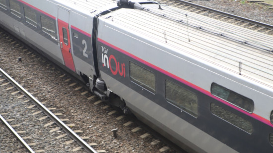 Un homme mortellement percut&eacute; par un TGV pr&egrave;s de Lyon, le trafic interrompu