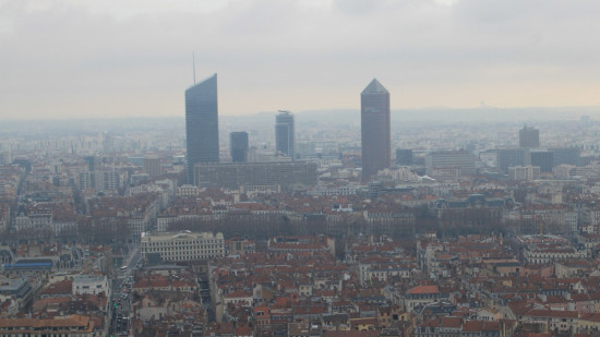 Pollution aux particules fines : la pr&eacute;fecture d&eacute;clenche une alerte dans le Rh&ocirc;ne et la M&eacute;tropole de Lyon