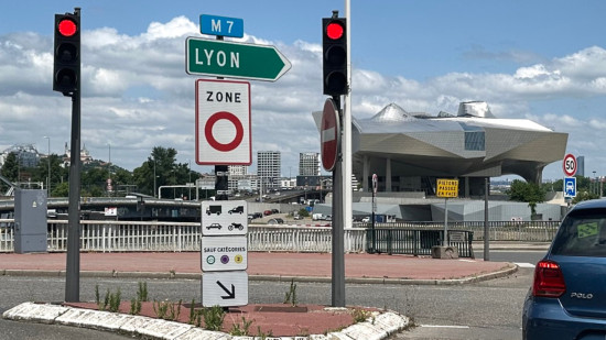 Députés et sénateurs se mettent d'accord : on se rapproche de la fin des ZFE, dont celle de Lyon Députés et sénateurs se mettent d'accord : on se rapproche de la fin des ZFE, dont celle de Lyon