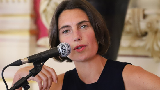 "Soyez heureux" : la touchante d&eacute;claration d&rsquo;Alessandra Sublet &agrave; l&rsquo;occasion de la sortie de son premier roman