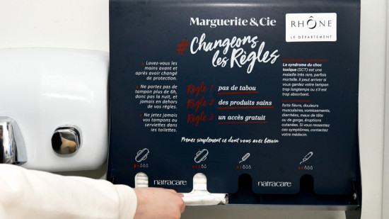 De nouveaux distributeurs de protections p&eacute;riodiques dans des coll&egrave;ges du Rh&ocirc;ne