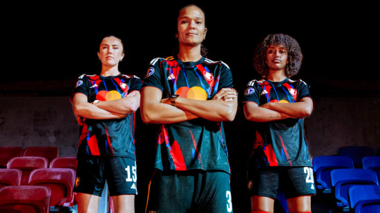 OL Lyonnes aura bient&ocirc;t son propre maillot Domicile, une premi&egrave;re en Europe