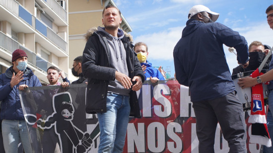 Accus&eacute; par des t&eacute;moins d'avoir particip&eacute; au lynchage de Quentin &agrave; Lyon, l'assistant parlementaire de Rapha&euml;l Arnault se d&eacute;fend