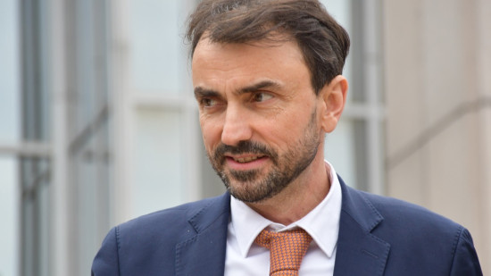 "D&egrave;s le premier jour, je me suis occup&eacute; de s&eacute;curit&eacute;" : le maire de Lyon se d&eacute;fend face aux critiques