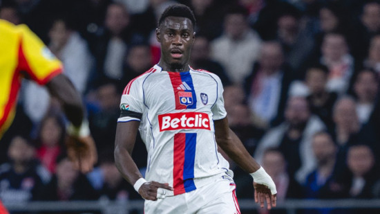 Exceptionnel sur le terrain, maladroit lors des tirs au but : Moussa Niakhat&eacute; soutenu par l'OL