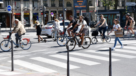 M&eacute;tropole de Lyon : la Ville &agrave; V&eacute;lo classe les programmes des candidats et distribue les bons points (&agrave; gauche)