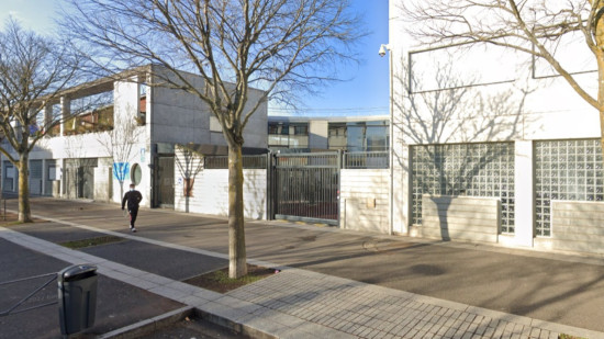 Un homme masqu&eacute; s&rsquo;introduit dans une classe, un lyc&eacute;e confin&eacute; pr&egrave;s de Lyon