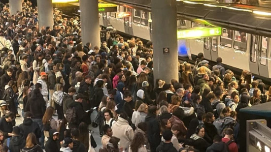 La gal&egrave;re ce jeudi matin dans le m&eacute;tro lyonnais : la circulation a repris sur la ligne D, le m&eacute;tro B fonctionne encore partiellement