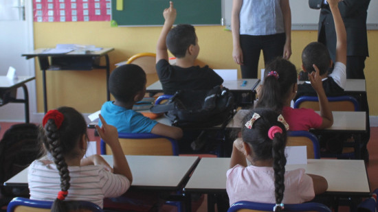 "Hécatombe" dans le Rhône : 221 classes supprimées à la rentrée 2026 "Hécatombe" dans le Rhône : 221 classes supprimées à la rentrée 2026