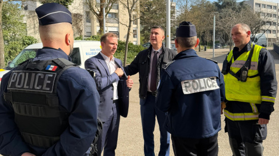 Violences pr&egrave;s de Lyon : un centre chor&eacute;graphique incendi&eacute; &agrave; Rillieux-la-Pape, des CRS d&eacute;ploy&eacute;s