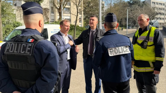 Violences pr&egrave;s de Lyon : un centre chor&eacute;graphique incendi&eacute; &agrave; Rillieux-la-Pape, des CRS d&eacute;ploy&eacute;s