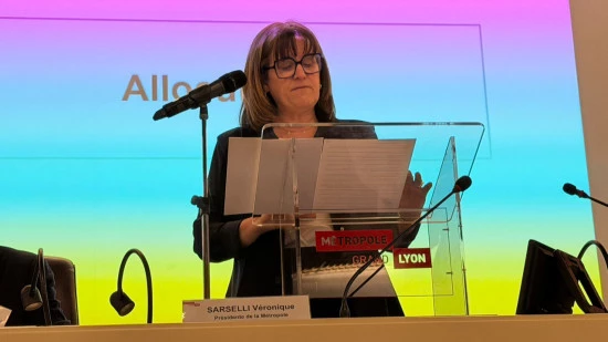 "On peut &ecirc;tre d&eacute;termin&eacute;e sans &ecirc;tre brutale" : V&eacute;ronique Sarselli &eacute;lue pr&eacute;sidente de la M&eacute;tropole de Lyon avec 91 voix