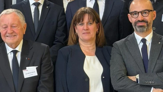 "On peut &ecirc;tre d&eacute;termin&eacute;e sans &ecirc;tre brutale" : V&eacute;ronique Sarselli &eacute;lue pr&eacute;sidente de la M&eacute;tropole de Lyon avec 91 voix