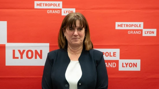 "On peut &ecirc;tre d&eacute;termin&eacute;e sans &ecirc;tre brutale" : V&eacute;ronique Sarselli &eacute;lue pr&eacute;sidente de la M&eacute;tropole de Lyon avec 91 voix