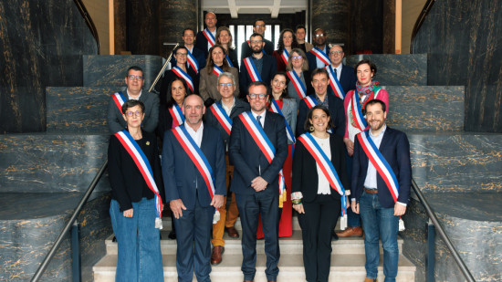 "Une agora, pas un th&eacute;&acirc;tre" : le maire de Villeurbanne fixe le ton du mandat