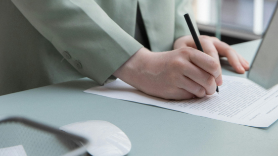 Choisir un bon assureur : l&rsquo;&eacute;quilibre entre prix, garanties et transparence