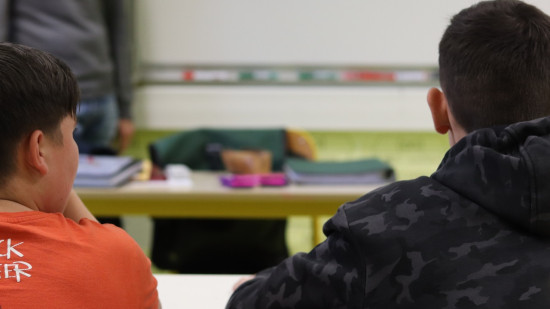 Villeurbanne : des ombri&egrave;res install&eacute;es dans les &eacute;coles pour anticiper les fortes chaleurs