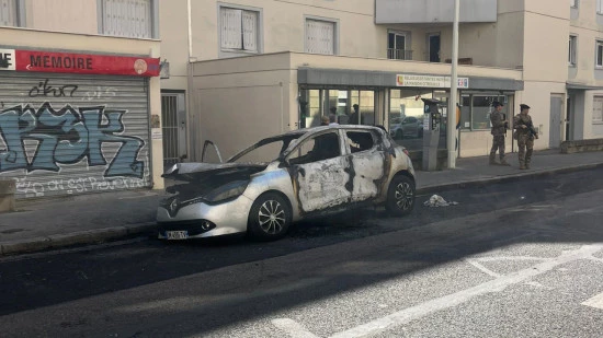 Une voiture incendi&eacute;e, des militaires d&eacute;ploy&eacute;s : que s'est-il pass&eacute; cette nuit &agrave; Lyon ?